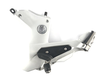 Moto Guzzi Norge 1200 [2006] - Placa de apoio para os pés esquerda