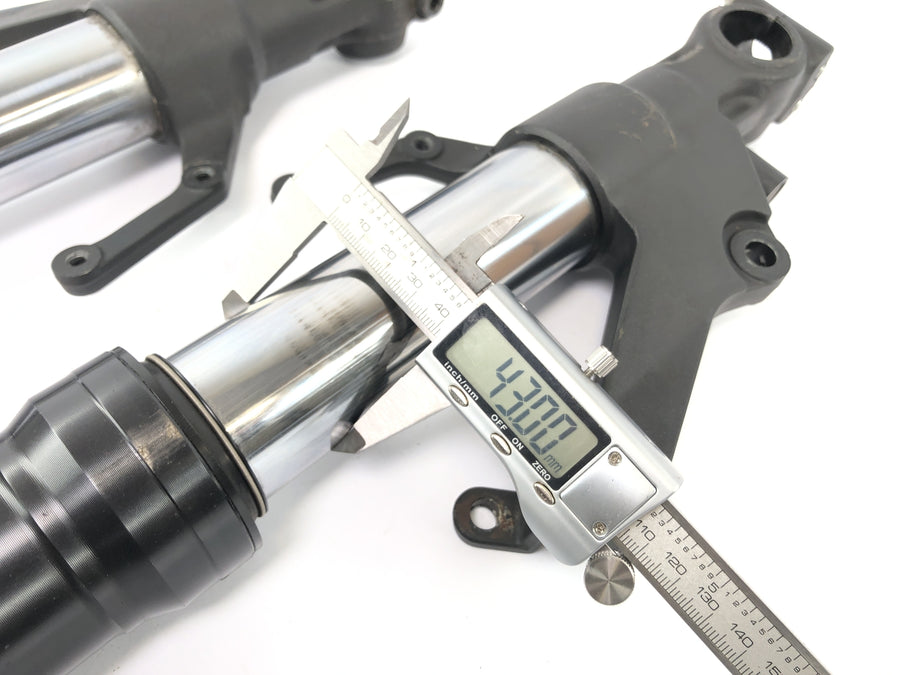 Yamaha Yzf R1 RN09 [2003] - Garfo de cabeça para baixo