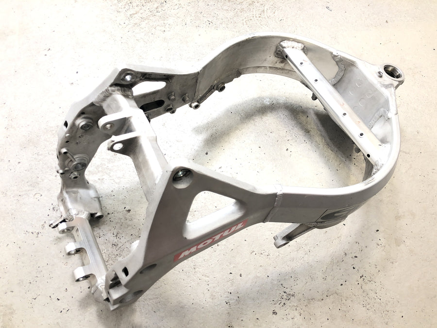 Honda CBR 900 RR SC28 [1995] - Quadro quadro principal chassi alumínio com papéis