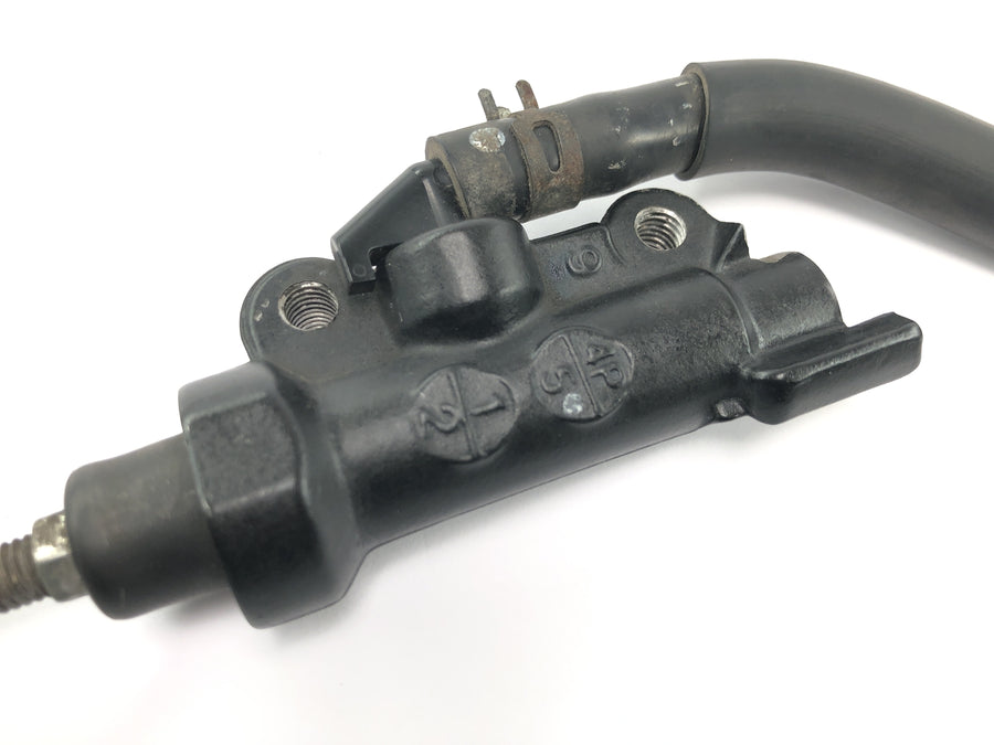 Yamaha MT07 RM04 [2014] - Cilindro de freio da bomba de freio traseiro com tanque de expansão