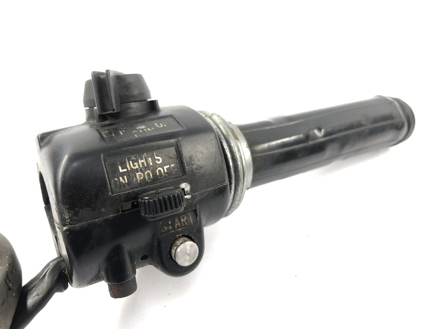 Yamaha XV 750 5G5 [1982] - interruptor do guidão na alça do gás direito