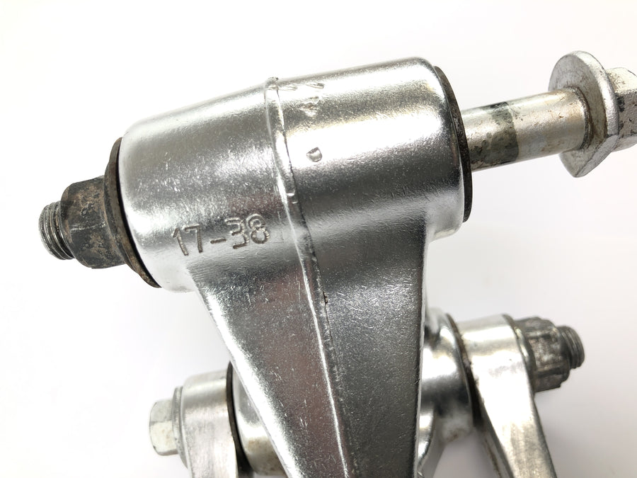 SWM RS 125 R B2 [2020] - Deflexão do suporte da suspensão traseira