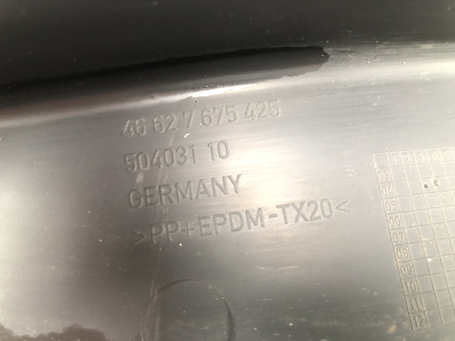 BMW K 1200 S K12S [2004] - Proteção inferior do compartimento contra respingos