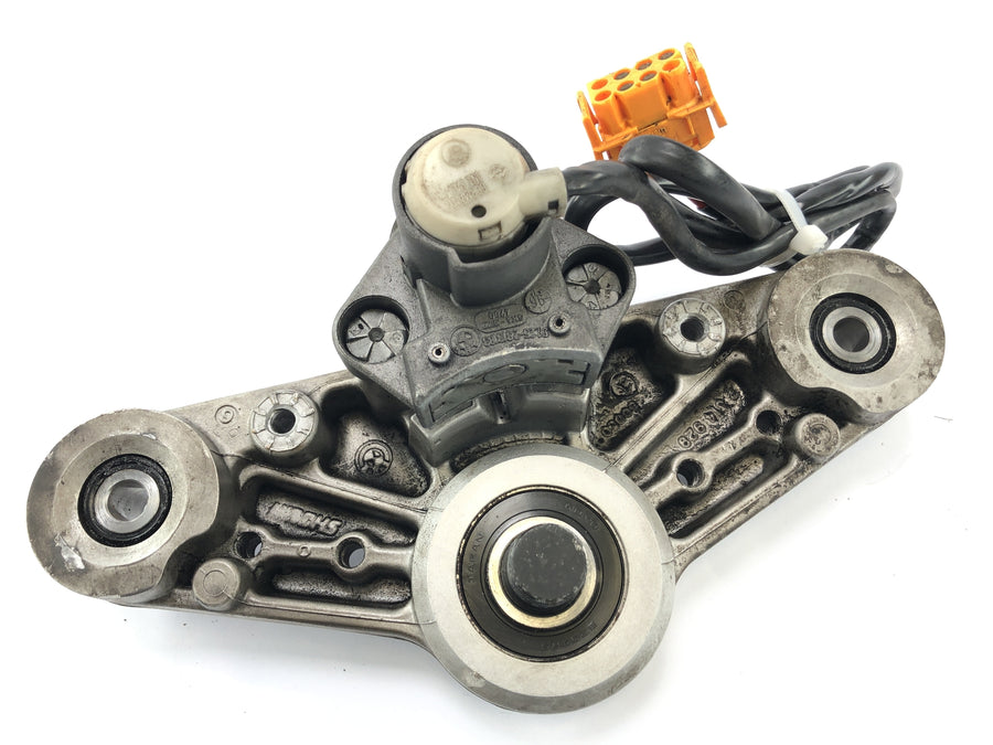 BMW R 1100 RT 259 [1997] - Schlos Set Fork Bridge na trava do tanque superior