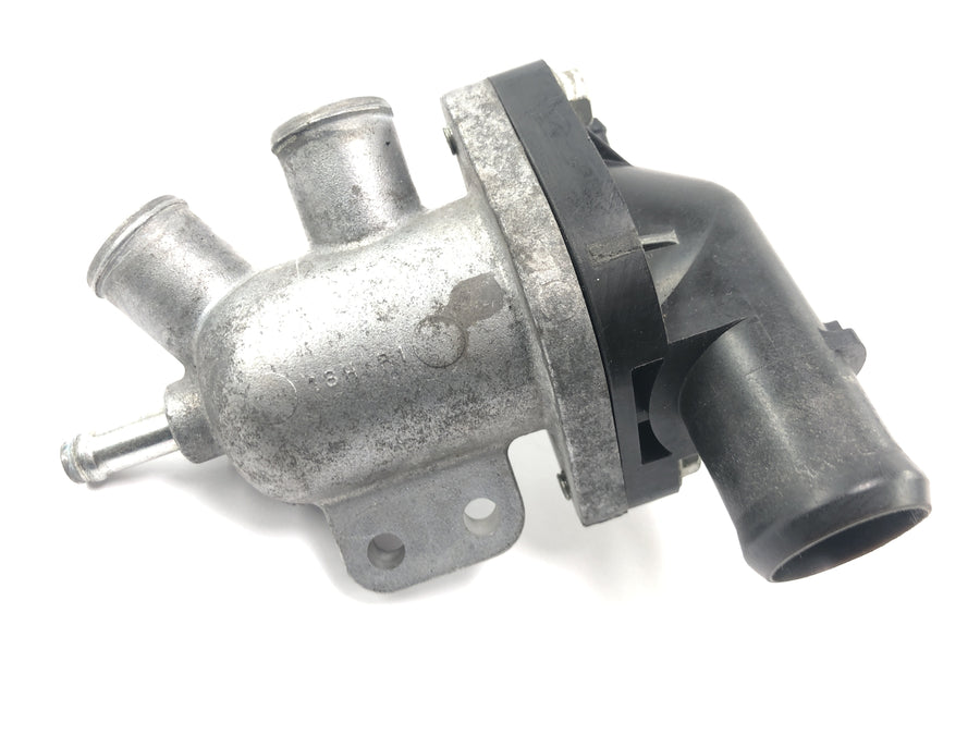 Suzuki GSF 1250 SA Bandit WVCH [2007] - Caixa do termostato da tampa do radiador