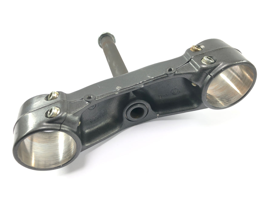 Cagiva Planet 125 [1998] - montagem da cabeça de direção da ponte do garfo inferior