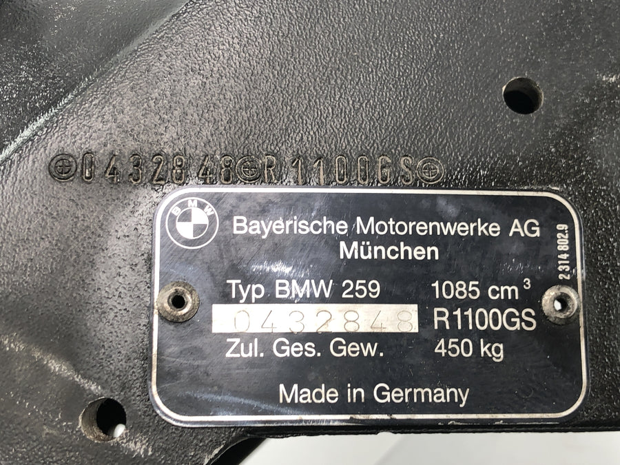 BMW R 1100 GS 259 [1995] - Cabeça do quadro com papéis