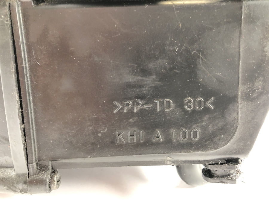 Kawasaki GPZ 1100 ZXT10E [1997] - Caixa de admissão da caixa de ar do filtro de ar