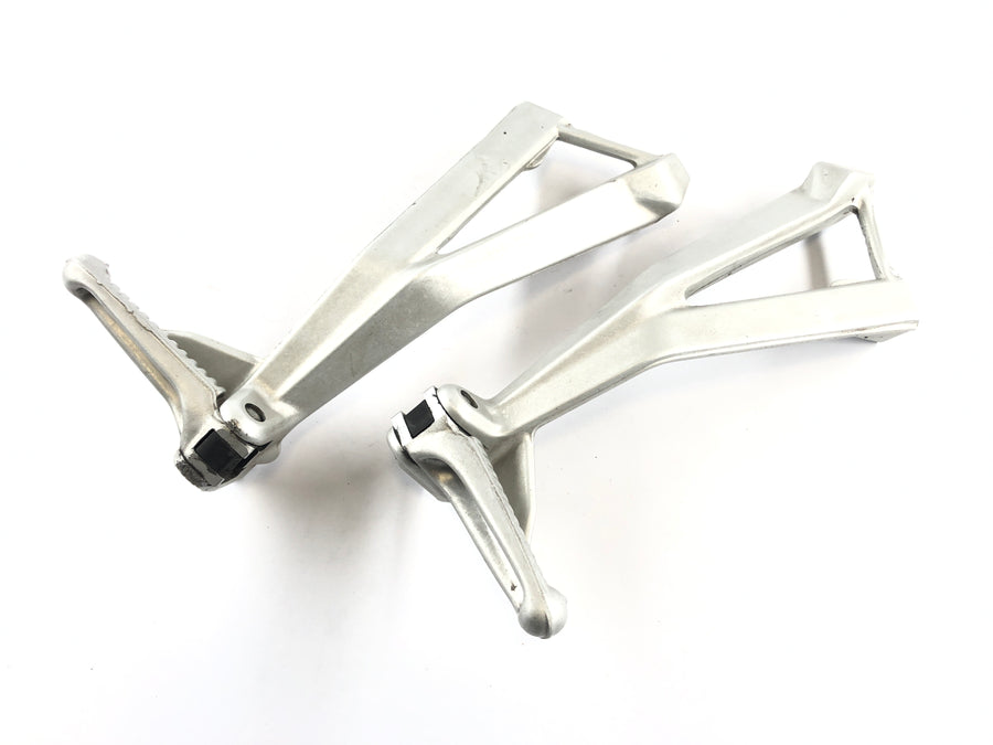 Ducati 1098 S H7 [2009] - Apoios para os pés do passageiro esquerdo e direito com suporte