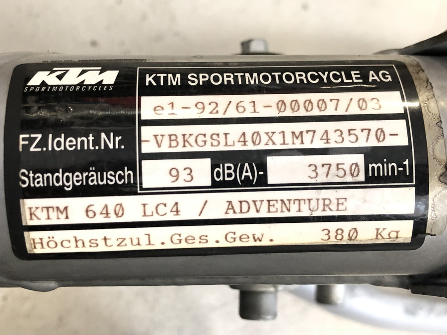 KTM 640 Adventure LC4 [2001] - moldura com papéis