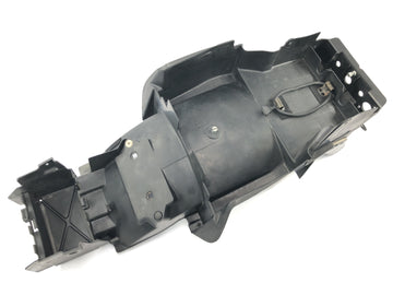 Yamaha YZF 750 R 4HN [1995] - Proteção interna traseira do para-lama da carenagem da roda traseira - 0