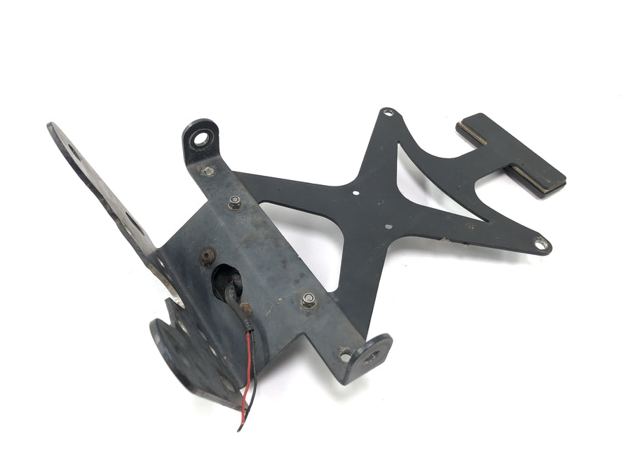 Yamaha YZF R1 RN09 [2003] - Placa do suporte do titular de características atrás