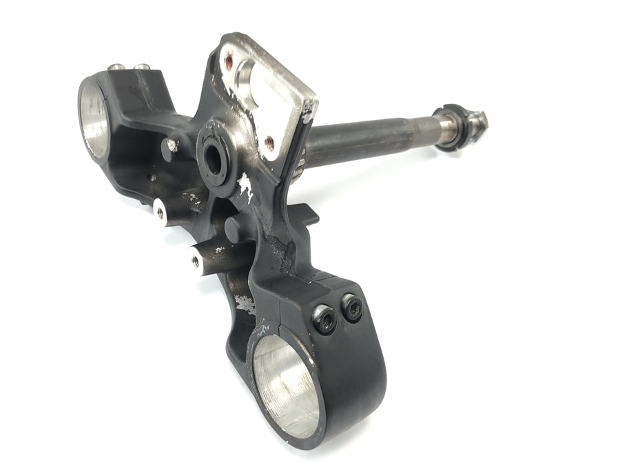 Suzuki VZ 1500 WVCU [2011] - Ponte do garfo inferior da cabeça de controle do garfo