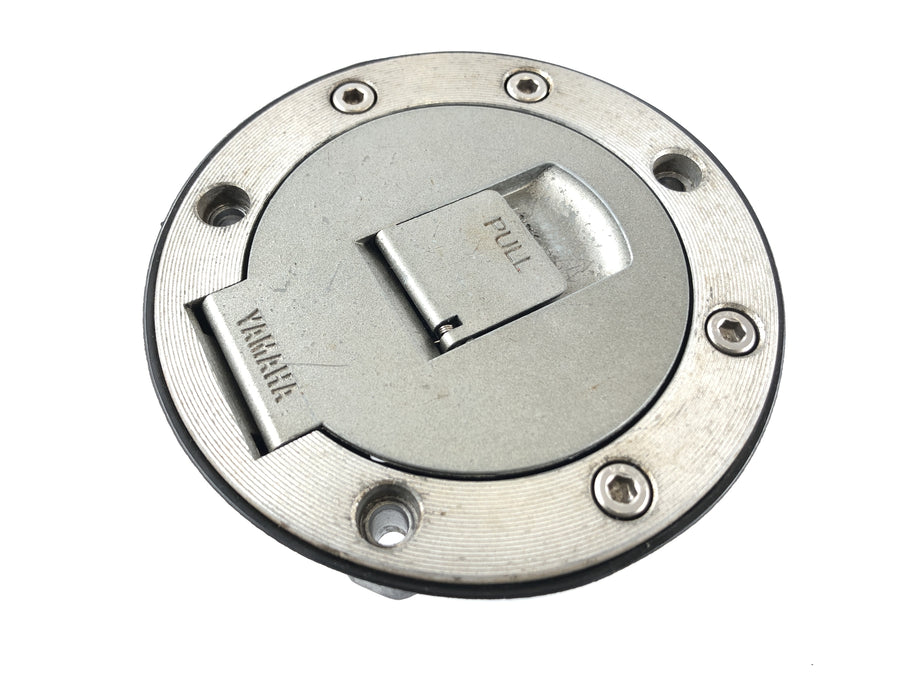 Yamaha YZF 750 R 4HN [1996] - Locksmith com ponte de garfo acima da tampa do tanque de trava de ignição e trava de assento