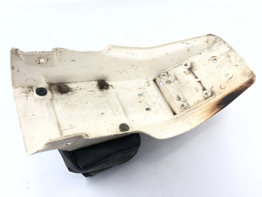 Yamaha TT 600 59X [1986] - traseira da asa Fagle com um bolso de ferramenta
