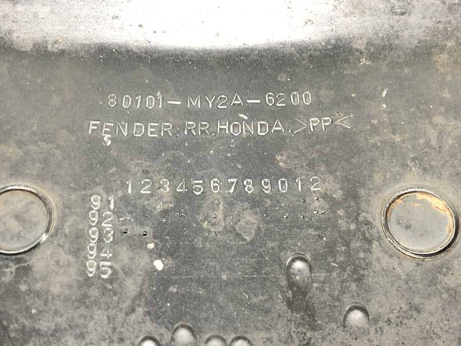 Honda NX 650 Dominator RD02 [1994] - Tampa da roda do pára-lama traseiro
