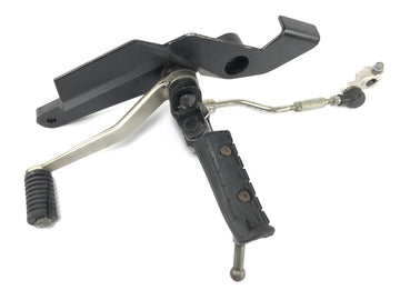 Triumph Daytona 900 T300 [1993] - ARSENTO DE PEDE APOSTO NA ESQUERDA COM ALUMA DE ALVANÇA DE CAPA DE CAPA RUMANDA PEDADO DE ALVANÇA