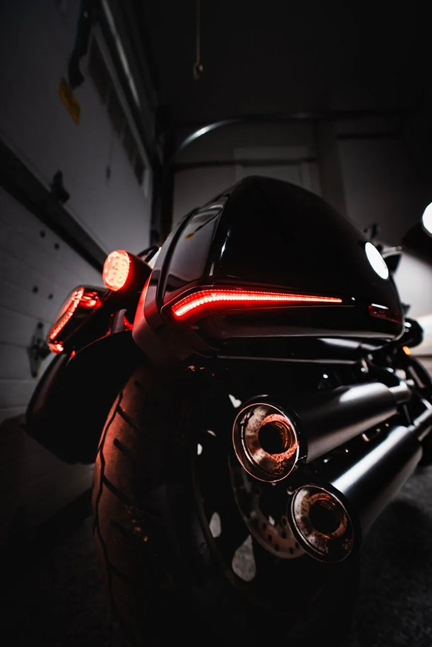 Harley Davidson fxlrst [CUSTOM DYNAMICS] – Luzes LED do alforje