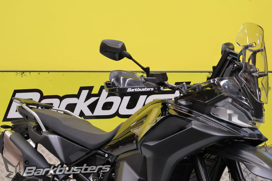 Ducati Multistrada V4 [BARKBUSTERS] – Kit de hardware – Montagem em dois pontos close-up