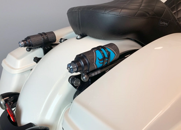 Harley-Davidson FLHXSE 1977 Street Glide CVO 121 [2025] - REVO ARC Remote Reservoir Außenbefestigung – Bild 2