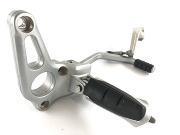 BMW R 1150 R R21 [2002] - Footrestraste do motorista à esquerda com alavanca de engrenagem e relógios de comutação
