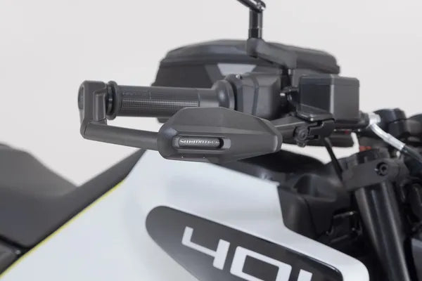 Svartpilen 401 [SW-MOTECH] – protetores de alavanca com proteção contra vento