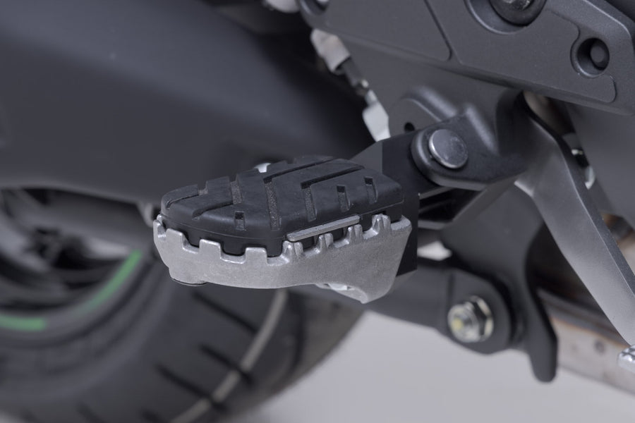 Kawasaki Versys 1100 [2025-2026] - ION Fußrasten-Kit schwarz – Bild 1