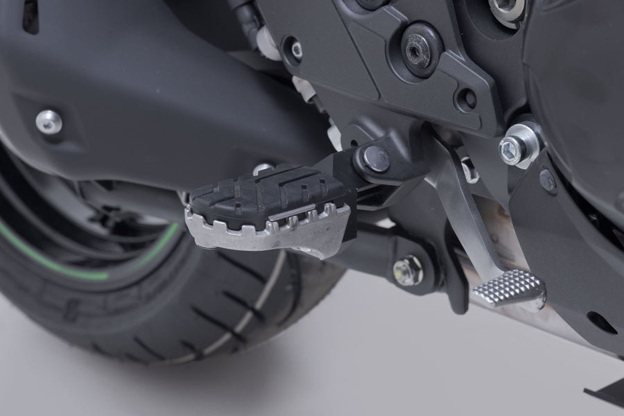Kawasaki Versys 1100 [2025-2026] - Kit de apoio para os pés ION prateado – foto 2