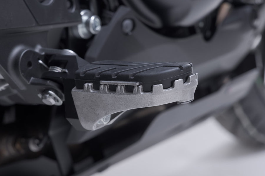 Kawasaki Versys 1100 [2025-2026] - Kit de apoio para os pés ION prateado – foto 5