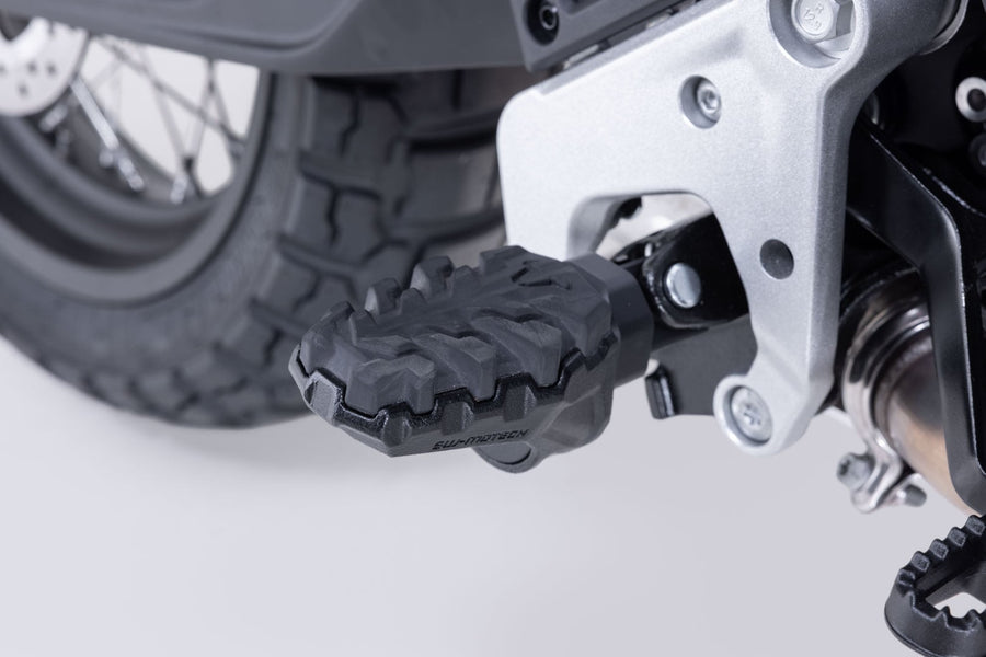 CFMOTO 800 MT-X [2025-2026] - Conjunto de apoios para os pés EVO, versão FRS.10.112.10000/B – foto 1