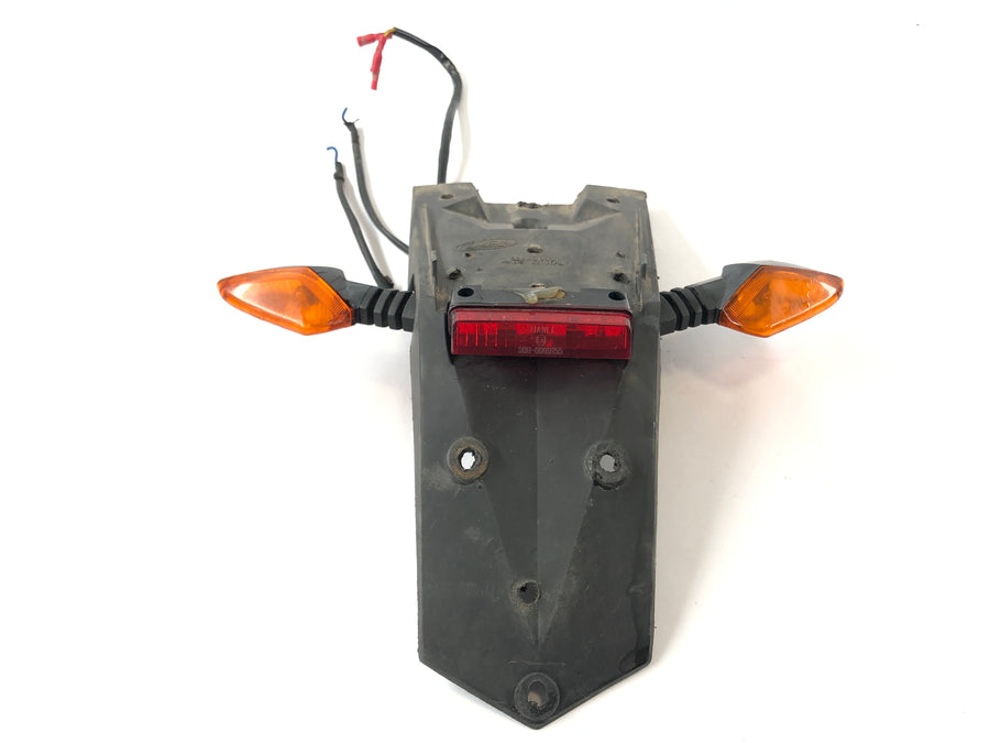 Beta RR 125 [2018] - titular da placa com luz traseira e indicadores