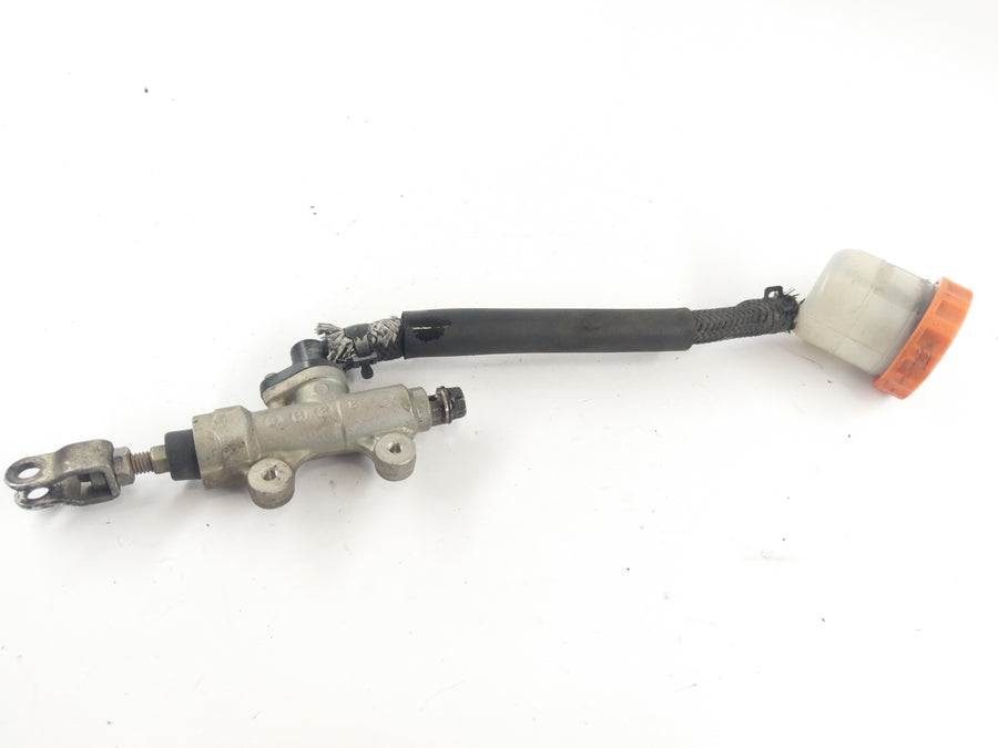 Honda CBR 1000 F SC24 [1991] - Bomba de freio na parte traseira com recipiente de compensação