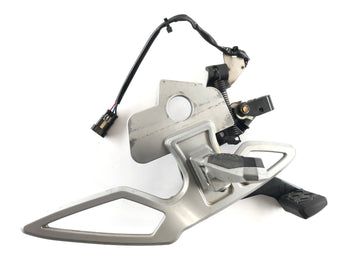 Pode no Spyder SM5 [2009] - A apoio de pé do suporte para os pés à esquerda com pedal para o freio de estacionamento - 0