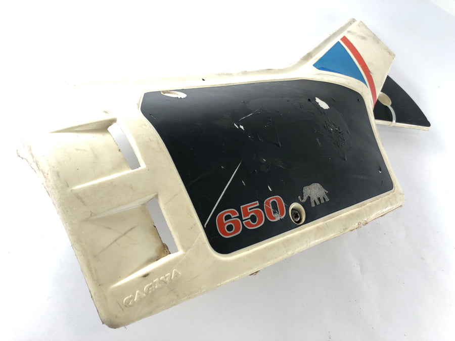 Cagiva Elefant 650 [1985] - revestimento traseiro no lado direito da parte direita