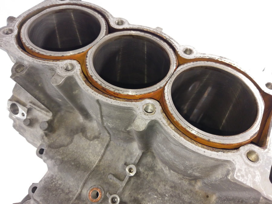 Triumph Daytona 955i T595N [2002] - Motor Housing Casas vazias