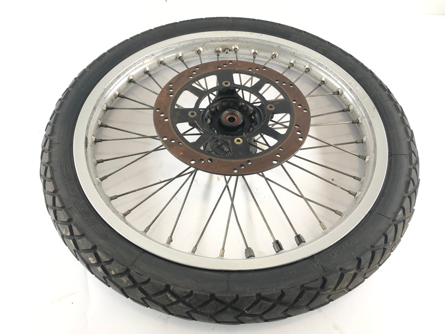 Suzuki DR 750 - borda da roda dianteira