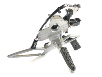Pode no Spyder SM5 [2009] - A apoio de pé do suporte para os pés à esquerda com pedal para o freio de estacionamento