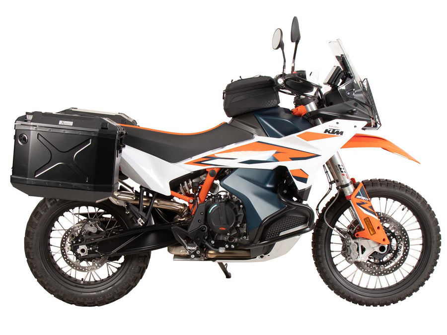 KTM 890 Adventure [2023-2026] - Kofferträgerset Cutout Edelstahl inkl. Xplorer Cutout schwarz Kofferset 40/37