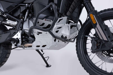 CFMOTO 800 MT-X [2025-2026] - barra de proteção do motor prateada – foto 2