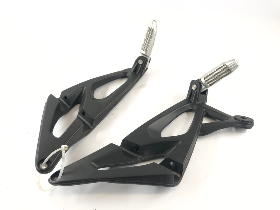 BMW K 1300 R [2010] - Pedros de pés de apoio para os pés pediátricos