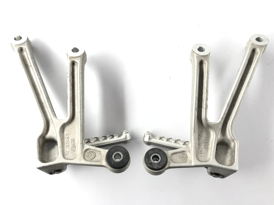 Aprilia RSV 1000 RR Factory [2009] - Pediatric para apoios com suporte no conjunto direito e esquerdo
