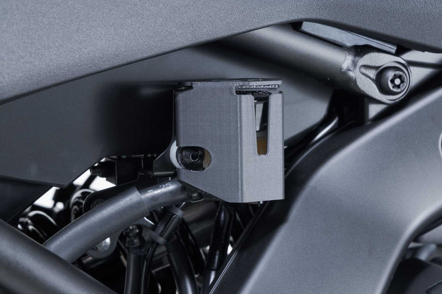 Yamaha Tracer 9 Y-AMT [2025] - Proteção do reservatório de fluido de freio - foto 3