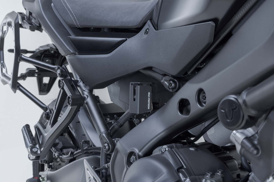 Yamaha Tracer 9 Y-AMT [2025] - Proteção do reservatório de fluido de freio - foto 8