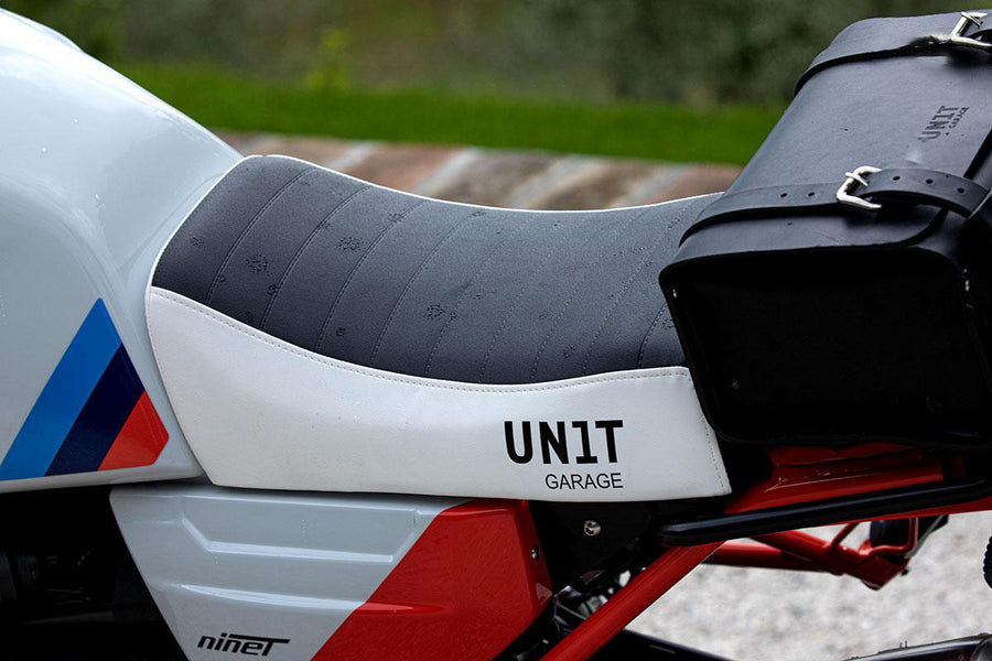 BMW R nineT 1200 Urban G/S (hoher Auspuff) [2017-2023] - Vordere Sitzbank Kit nineT aus Sky Weiß/Schwarz