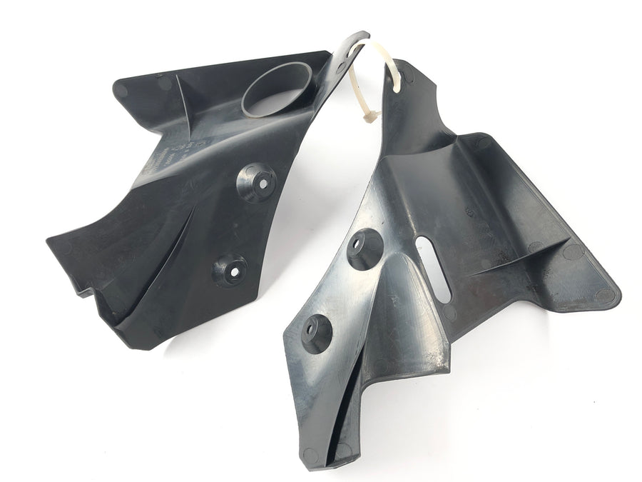 KTM Duke 690 A3 [2012] - Cobertura de quadro no conjunto frontal